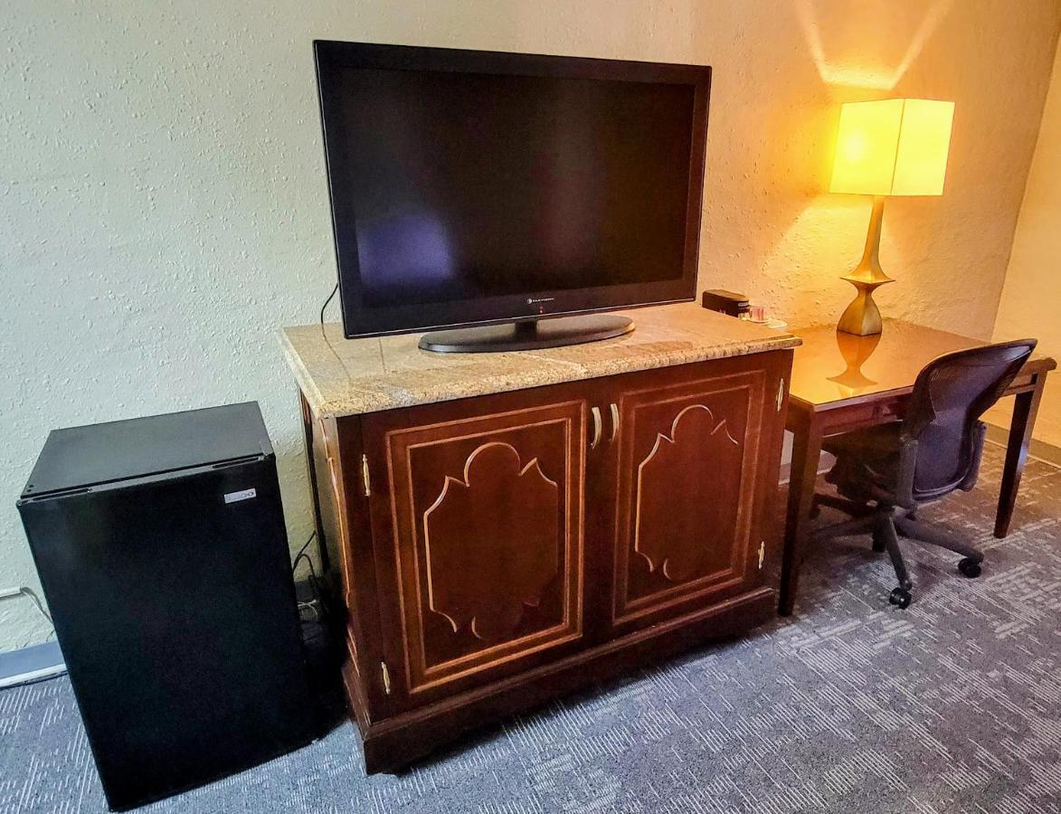 بانجور Queen City Inn المظهر الخارجي الصورة