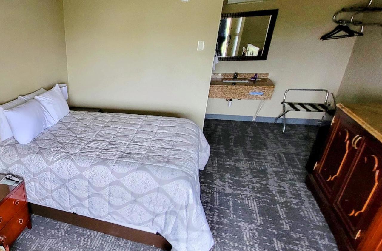 بانجور Queen City Inn المظهر الخارجي الصورة