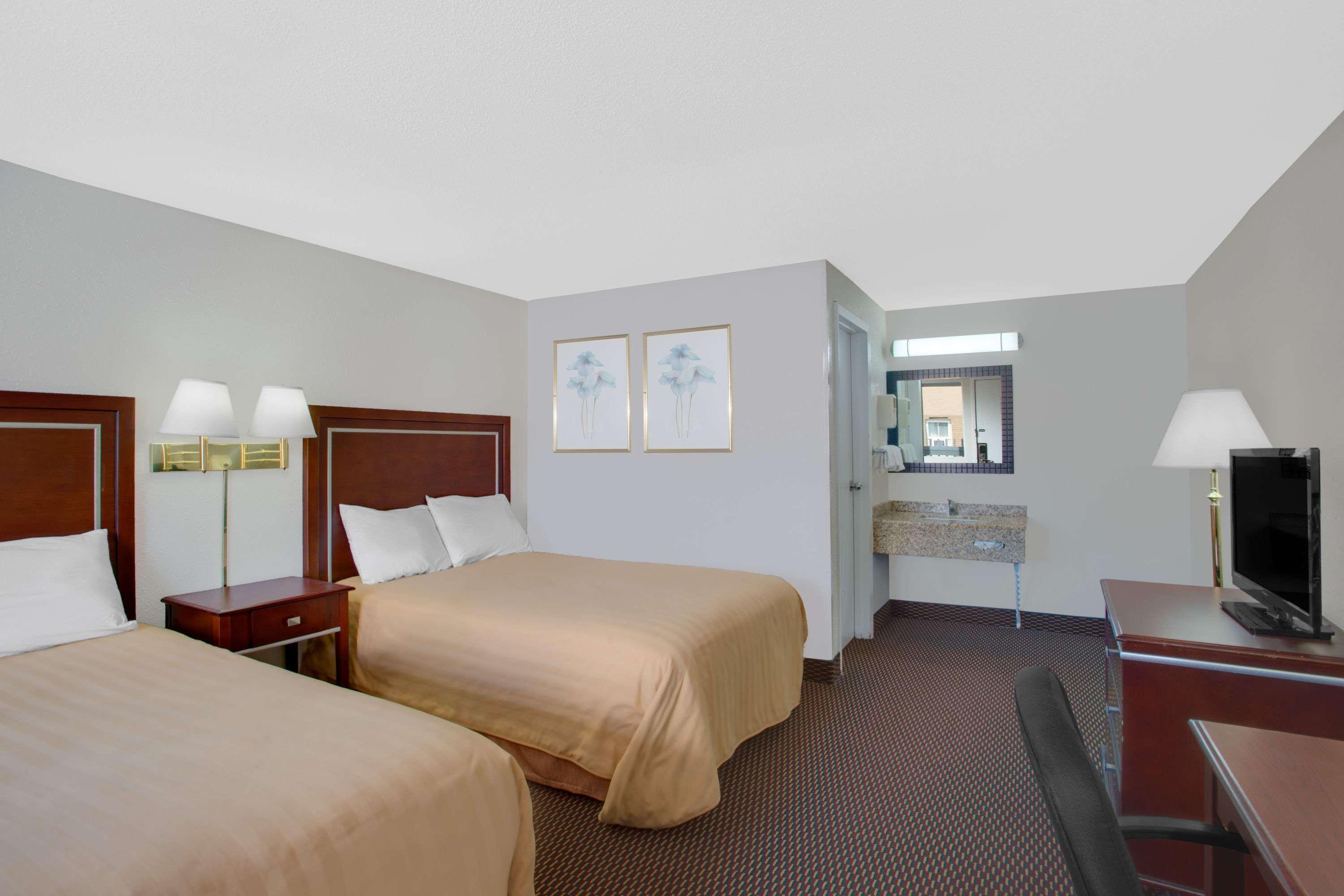 بانجور Queen City Inn المظهر الخارجي الصورة