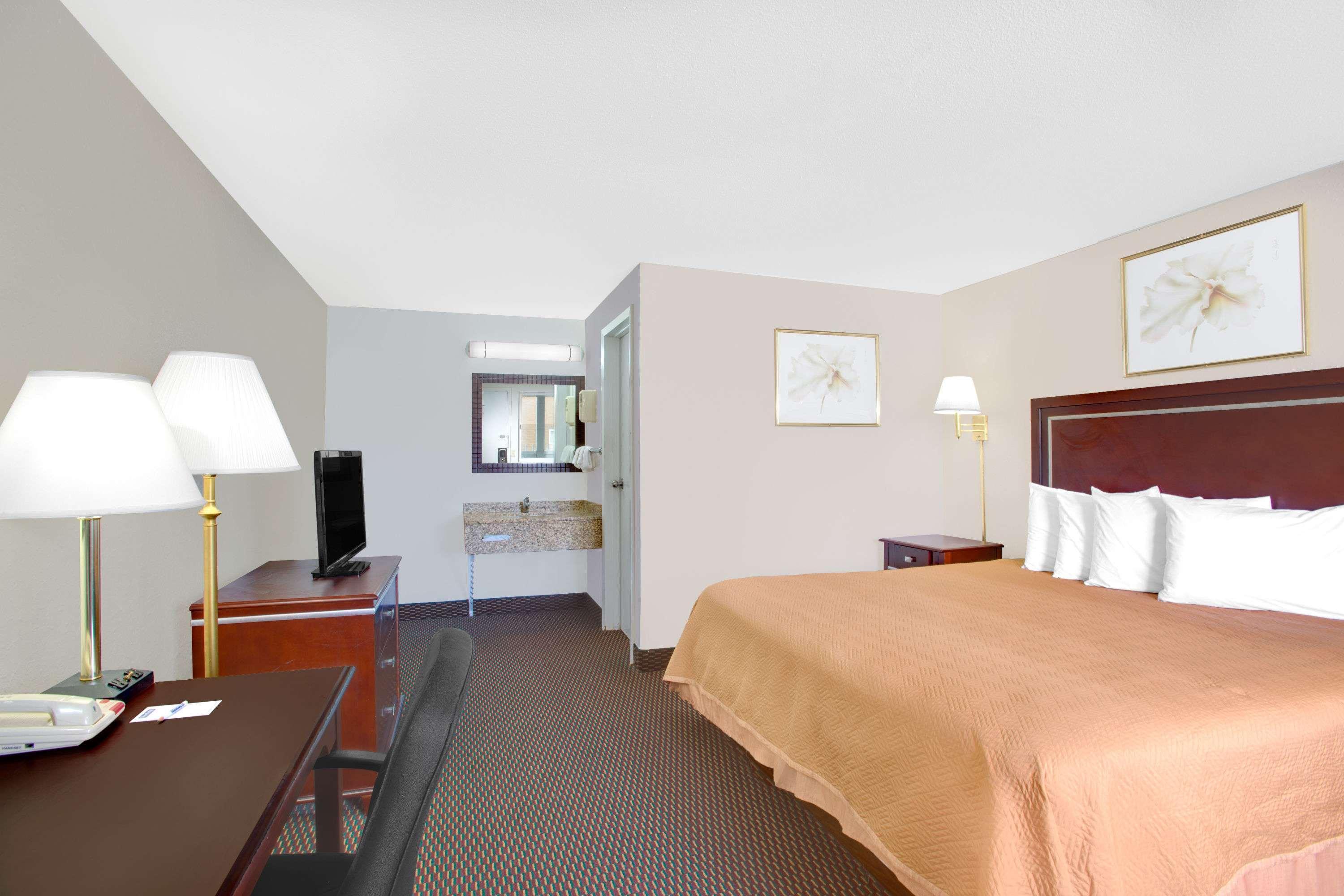 بانجور Queen City Inn المظهر الخارجي الصورة