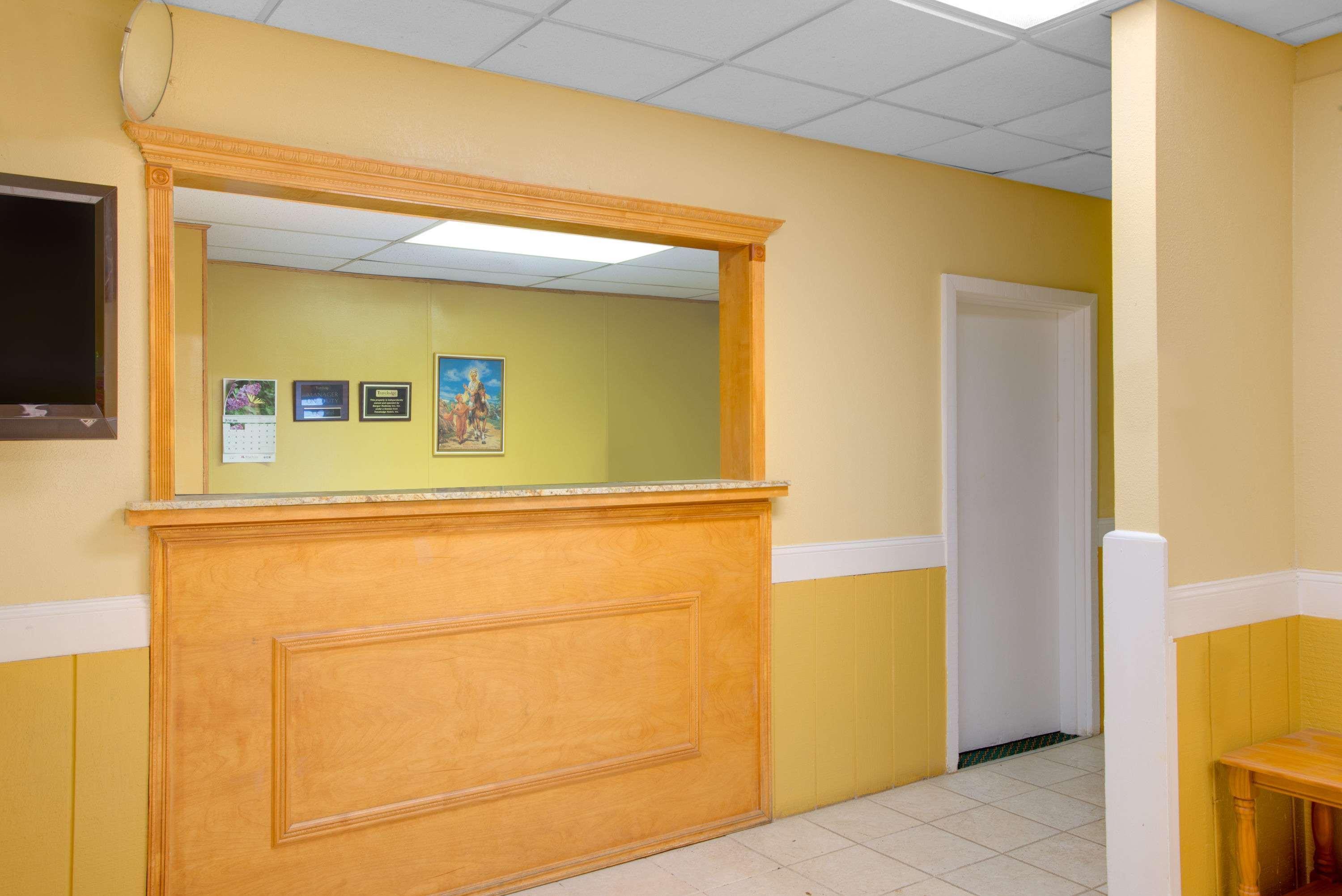 بانجور Queen City Inn المظهر الخارجي الصورة