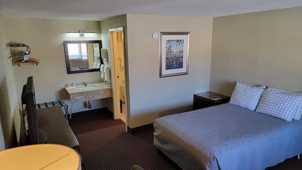 بانجور Queen City Inn المظهر الخارجي الصورة